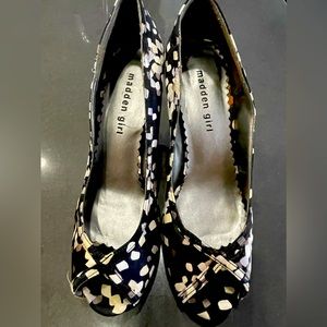 MADDEN GIRL LOVE!T OPEN TOE 4” HEELS. Size 7.5. Multi-Color.